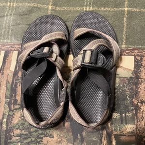 Men’s Chacos size 7